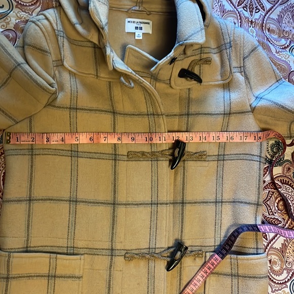 Ines de La Fressange and Uniqlo colab beige plaid duffle coat - Picture 8 of 12